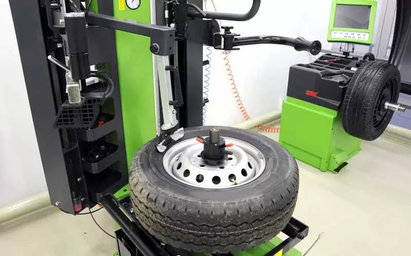 Imbalanced-car-wheels Car Shakes When Starting – 8 Reasons and Solutions