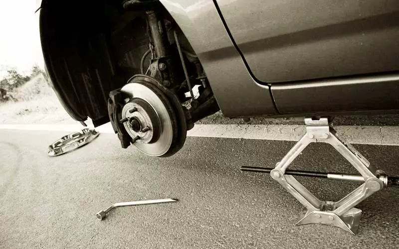 worn-out-struts Driving With Bad Struts - Steps, Dangers, How to Fix