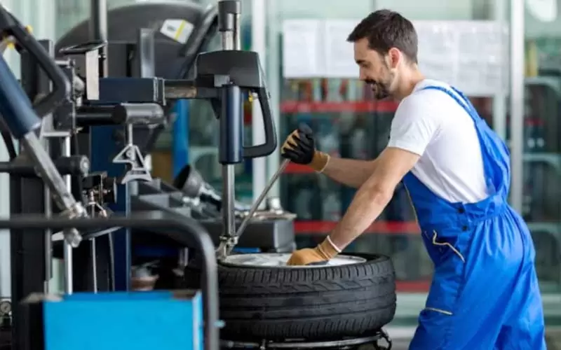replacement-of-the-tire How To Change Tire On Car - Step by Step Process