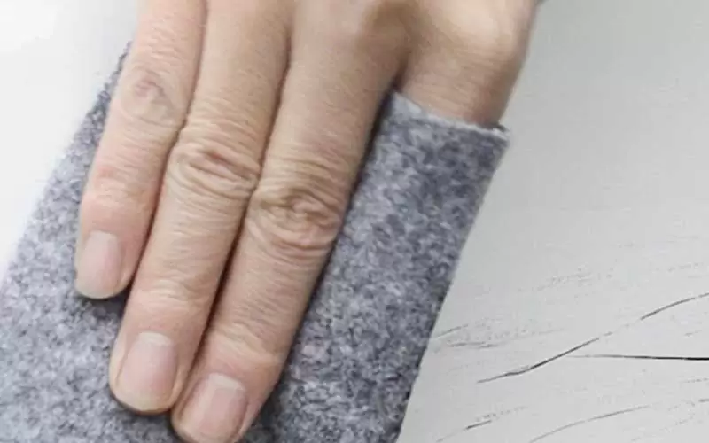 slight-scratch How to Fix Scratched Glass with Coating – Step by Step Process